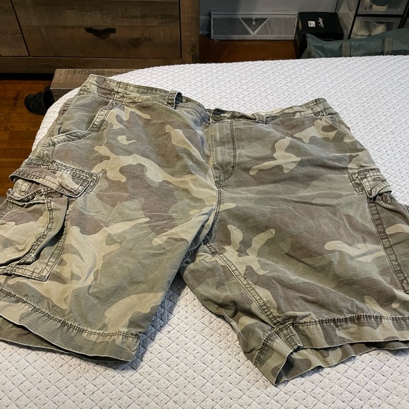Cargo shorts - Picture 1 of 1